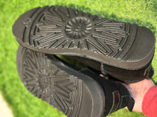 Load image into Gallery viewer, Hightop UuuuGgggg
