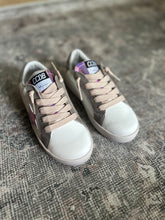 Load image into Gallery viewer, Star Shoes
