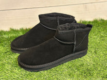 Load image into Gallery viewer, Hightop UuuuGgggg
