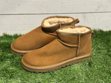 Load image into Gallery viewer, Hightop UuuuGgggg
