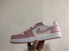 Load image into Gallery viewer, Check Shoe
