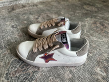 Load image into Gallery viewer, Star Shoes
