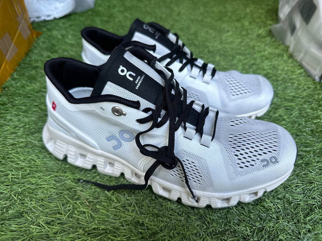 White/Black adult Shoe