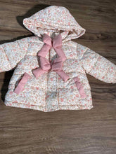 Load image into Gallery viewer, Puffer Jackets
