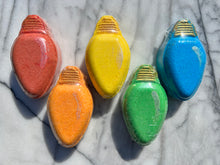 Load image into Gallery viewer, Griswold&#39;s Christmas Light Bulb Bath Bomb

